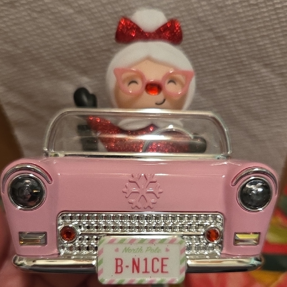 Bath & Body Works Mrs. Santa In Pink Santa Car Wall Plug-in